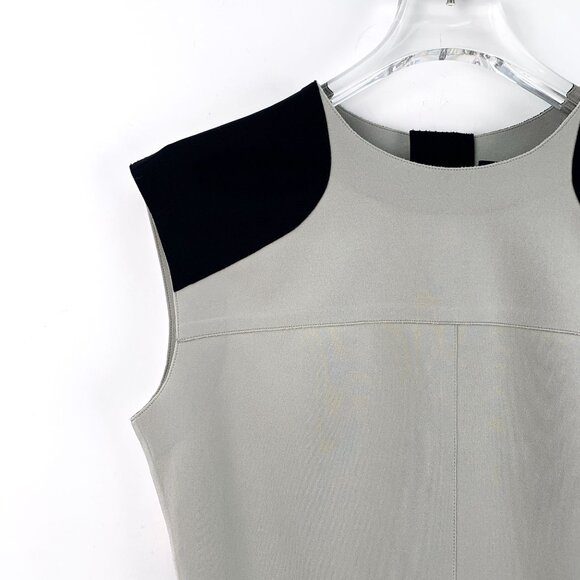 DW0129 Louis Vuitton Two-Tone Sleeveless Peplum Top With Monogram Details - Picture 3 of 8